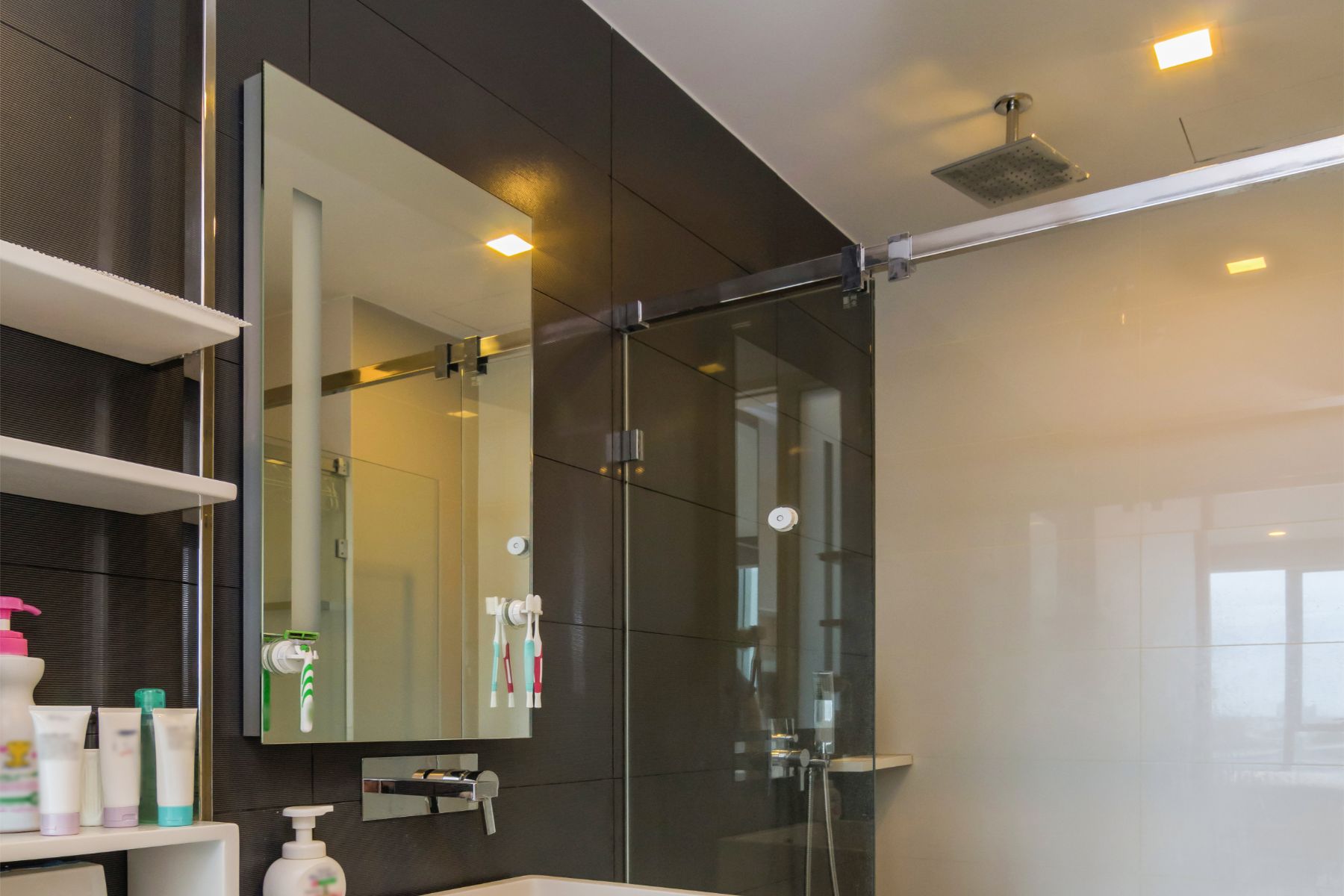 https://www.ezyglide.com.au/wp-content/uploads/2020/02/Mirrors-Frameless.jpg